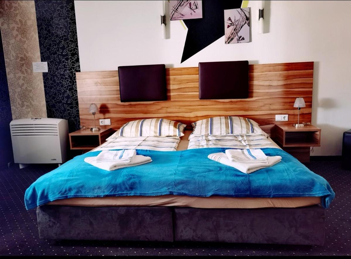 Exakt Holding Hotell Tulln An Der Donau Exteriör bild